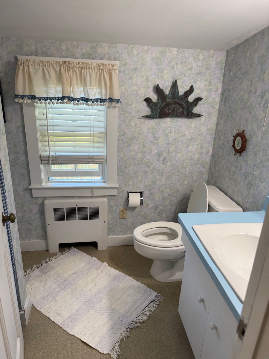 Bathroom with beach decor